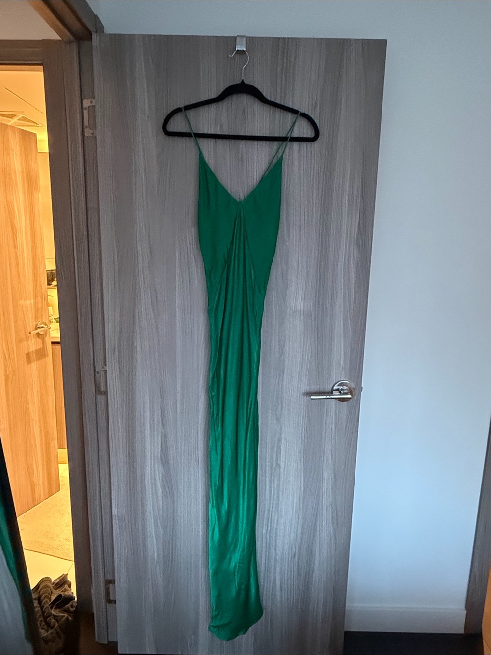 Elegant Green Slip Maxi Dress - Sleek V-Neck XS